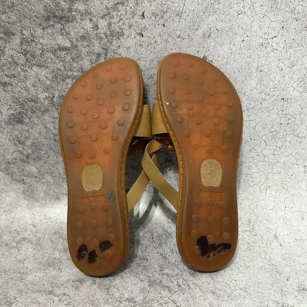 Born Kallan Sandals Womens Size 8 Brown Leather Gold Ring Thong Flat Slides